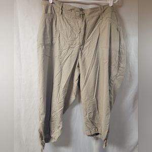 VF‎ Jeanswear Ladies Khaki Capri Pants Size 24W